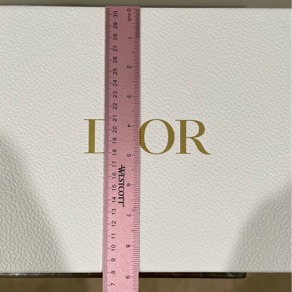 DIOR White Gift Box Set Dior Tissue Paper Card and Shipping Box - Picture 5 of 8